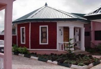 Room in Lodge - Garentiti Apartment, has rooms with a private hot tub