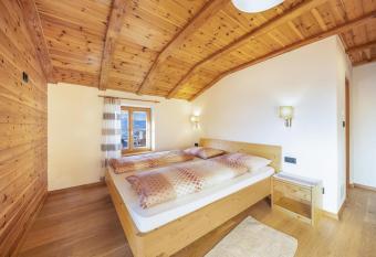 Malgorerhof Sonja has Balcony rooms