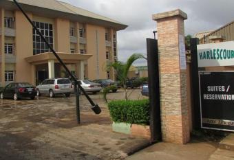 Room in Lodge - Harlescourt Hotels and Suites Asaba has rooms with a private hot tub