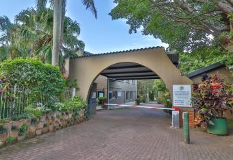 Villa Spa Holiday Resort allows 18 year olds to book a room