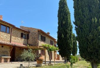 Tenuta Sovestro allows 18 year olds to book a room