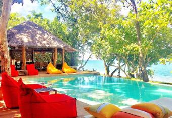 AMANTARA VILLA, Private Beachfront 4 Bedrooms villa has Balcony rooms