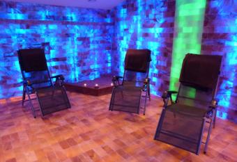 Ambrahaus-Traumferienhaus allows 18 year olds to book a room