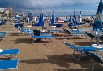 Apartments 4 Steps From The Sea allows 18 year olds to book a room