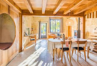 Le Clos Baudoin B&B has Balcony rooms