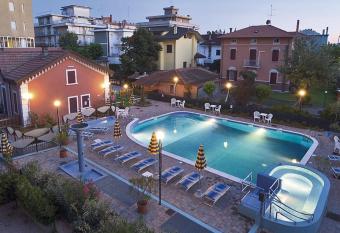 Hotel Sorriso has Balcony rooms