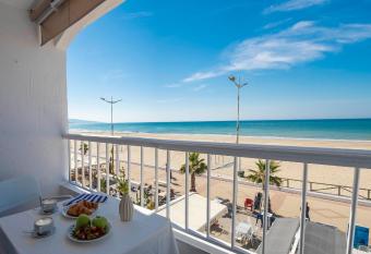 Mar de Fondo has Balcony rooms