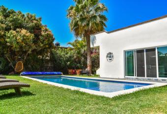 Quinta Los Caballos allows 18 year olds to book a room