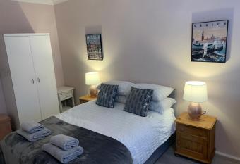 Eastbourne Town centre Maisonette apartment has Balcony rooms