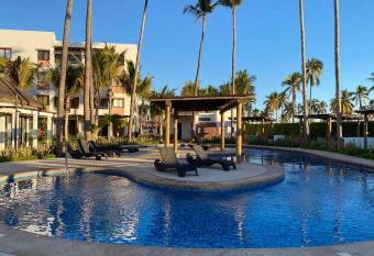 DEPARTAMENTO CON ALBERCA - PLAYA A 2 MINUTOS allows 18 year olds to book a room