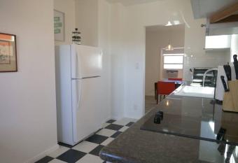Newly remodeled 1 bed, 1 bath home near LAX, Forum has Balcony rooms