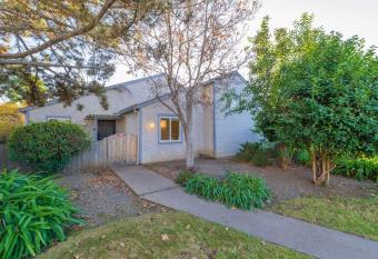 Cozy 2 Bedroom Space with Patio and Hot Tub has Balcony rooms