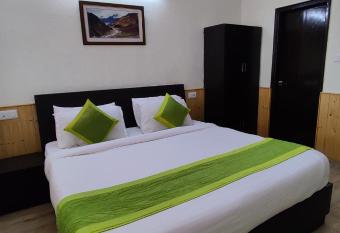 Seven Hills Shimla by Him Haults Hospitality has Balcony rooms
