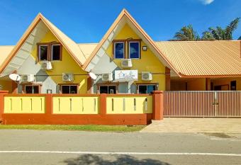 OYO Home 90247 Homestay Canada Hill allows 18 year olds to book a room