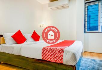 Super Townhouse 412 Aditya International allows 18 year olds to book a room