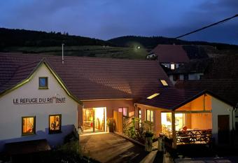 Le Refuge du Rempart has Balcony rooms