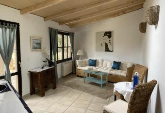 Apartment Adults Only - East Mallorca allows 18 year olds to book a room