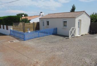 Le Moulin    R  ves has Balcony rooms