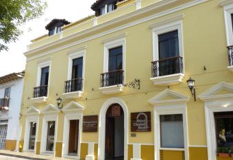 Hotel Ciudad Real Centro Historico allows 18 year olds to book a room