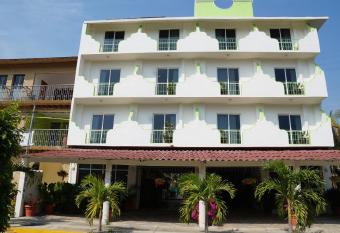 Hotel Arenas del Pacifico has Balcony rooms