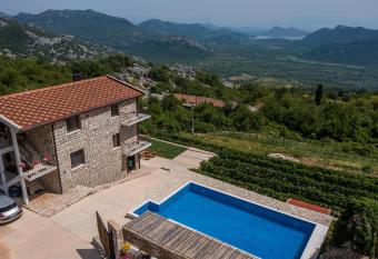 Apartments and Winery Djukovic has Balcony rooms