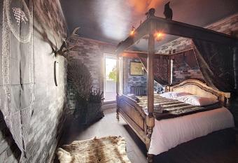 Logement unique inspir   de Game of thrones au coeur de Colmar has Balcony rooms