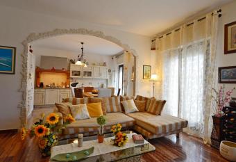 Appartamento Emy has Balcony rooms