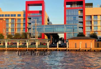 COSTA HOLLYWOOD has Balcony rooms