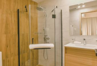 Fully Serviced Apartment at Regatta Living II - 302 has Balcony rooms