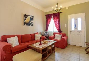 JASMINE OF POSEIDONIA has Balcony rooms