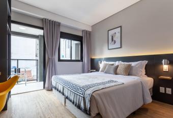 Nomah - Studios por Temporada em Pinheiros has Balcony rooms