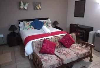 Harties Double Bed studio - Kitchenette Hartbeespoort dam has Balcony rooms