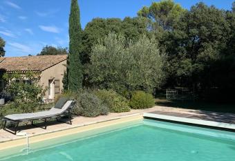 Maison Les Ch  nes allows 18 year olds to book a room