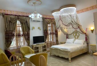 Studio Romantique Maison de L   glise du Couvent allows 18 year olds to book a room