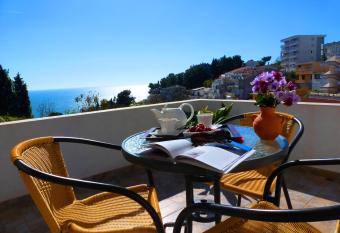 Apartments Lungo Mare has Balcony rooms