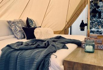 Asis Glamping 1 allows 18 year olds to book a room