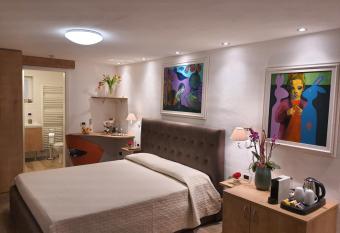 Villa Quattro Ducati has Balcony rooms