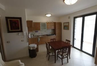 Appartamento vicino al mare has Balcony rooms