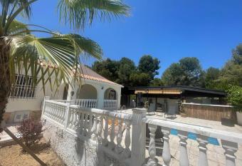 Villa la Vida has Balcony rooms