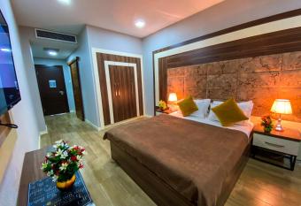 AF Hotel Baku allows 18 year olds to book a room