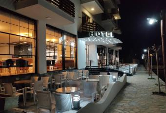 Grand Hotel Pogradec has Balcony rooms