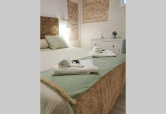 APARTAMENTO LA TEJA-parking privado has Balcony rooms