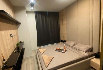 Diamond Luxury Apartment has rooms with a private hot tub