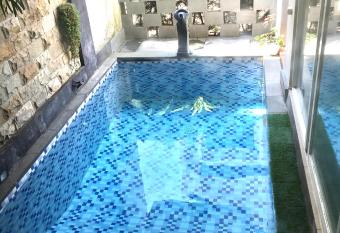 Villa Ganesha Batu near Museum Angkut has Balcony rooms