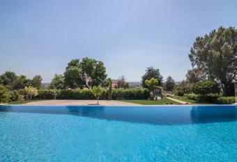 Cabana Gardenhouse has Balcony rooms