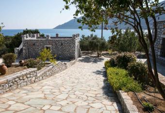 MELITI has Balcony rooms