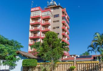 Hotel das Rosas allows 18 year olds to book a room