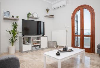 Onirion Homes : Stella s Home has rooms with a private hot tub