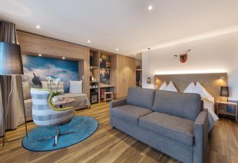 Sunstar Hotel Arosa allows 18 year olds to book a room