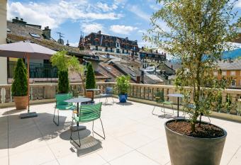 Belle Epoque allows 18 year olds to book a room